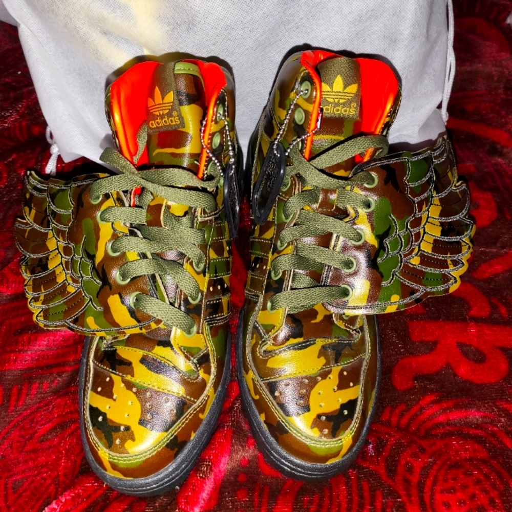 AUTH/ RARE-- ADIDAS X JEREMY SCOTT WINGED CAMO HIGHTOP SNEAKERS